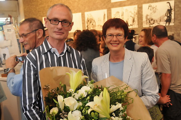 Dailininkas L.Ray ir ambasados patarėja I.Skardžiuvienė