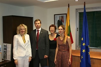 Ambasados darbuotojai su Kauno miesto meru A.Kupčinsku